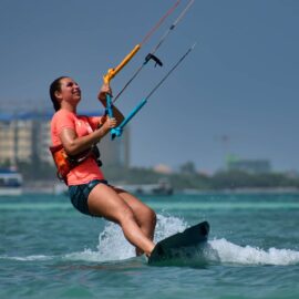 Learn Kitesurfing in Aruba: Beginner’s Guide & Lessons